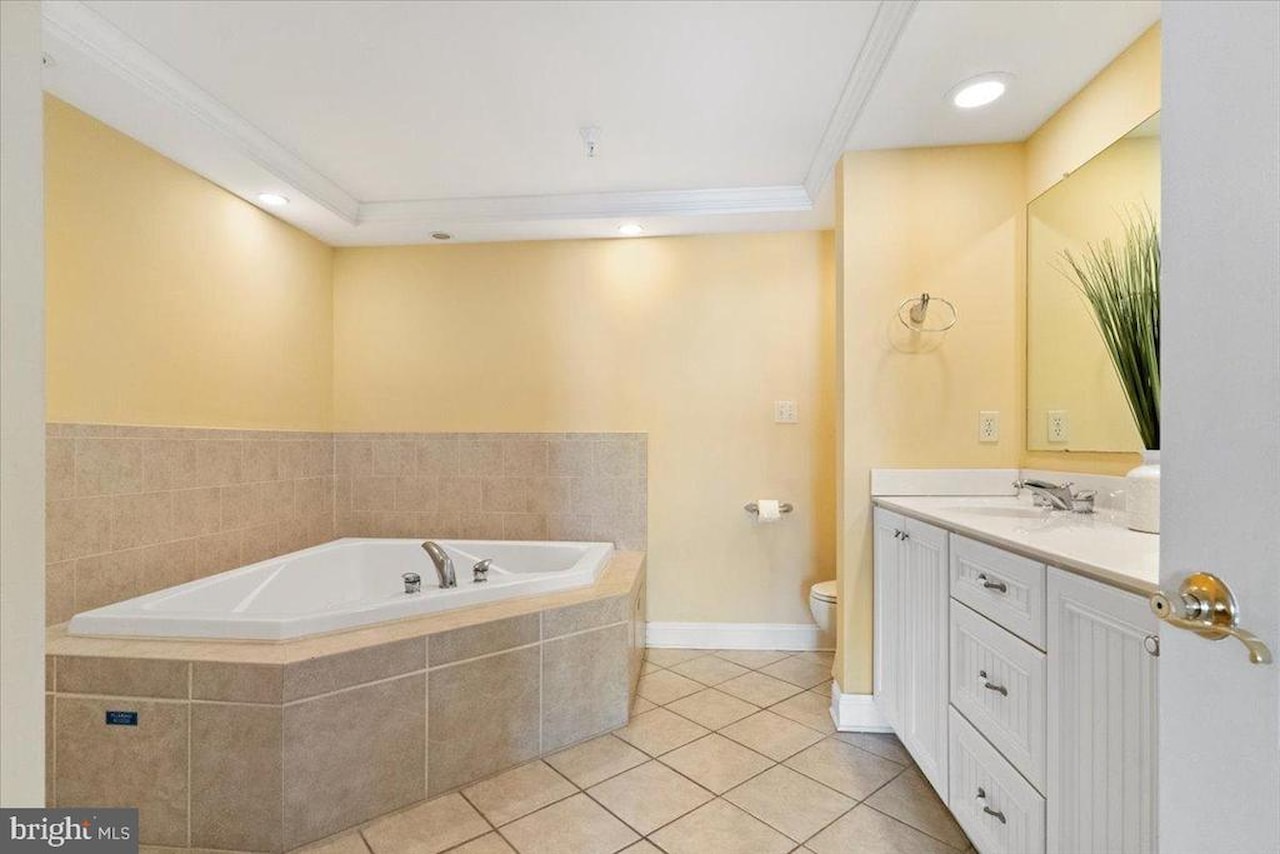 Seaside Retreat Real Estate for Sale - 13700 Coastal Hwy #302 in Ocean City Photo 22