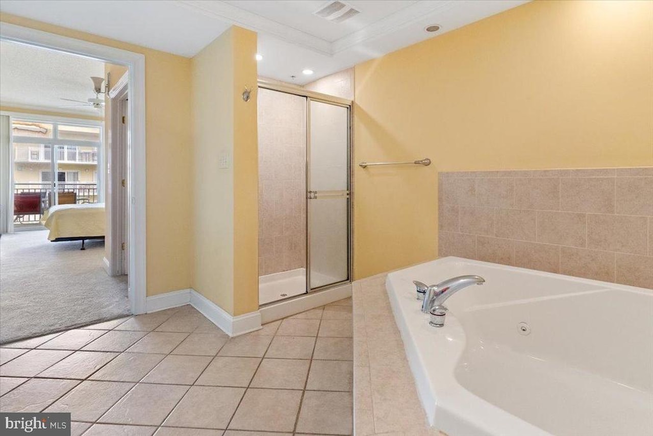 Seaside Retreat Real Estate for Sale - 13700 Coastal Hwy #302 in Ocean City Photo 23