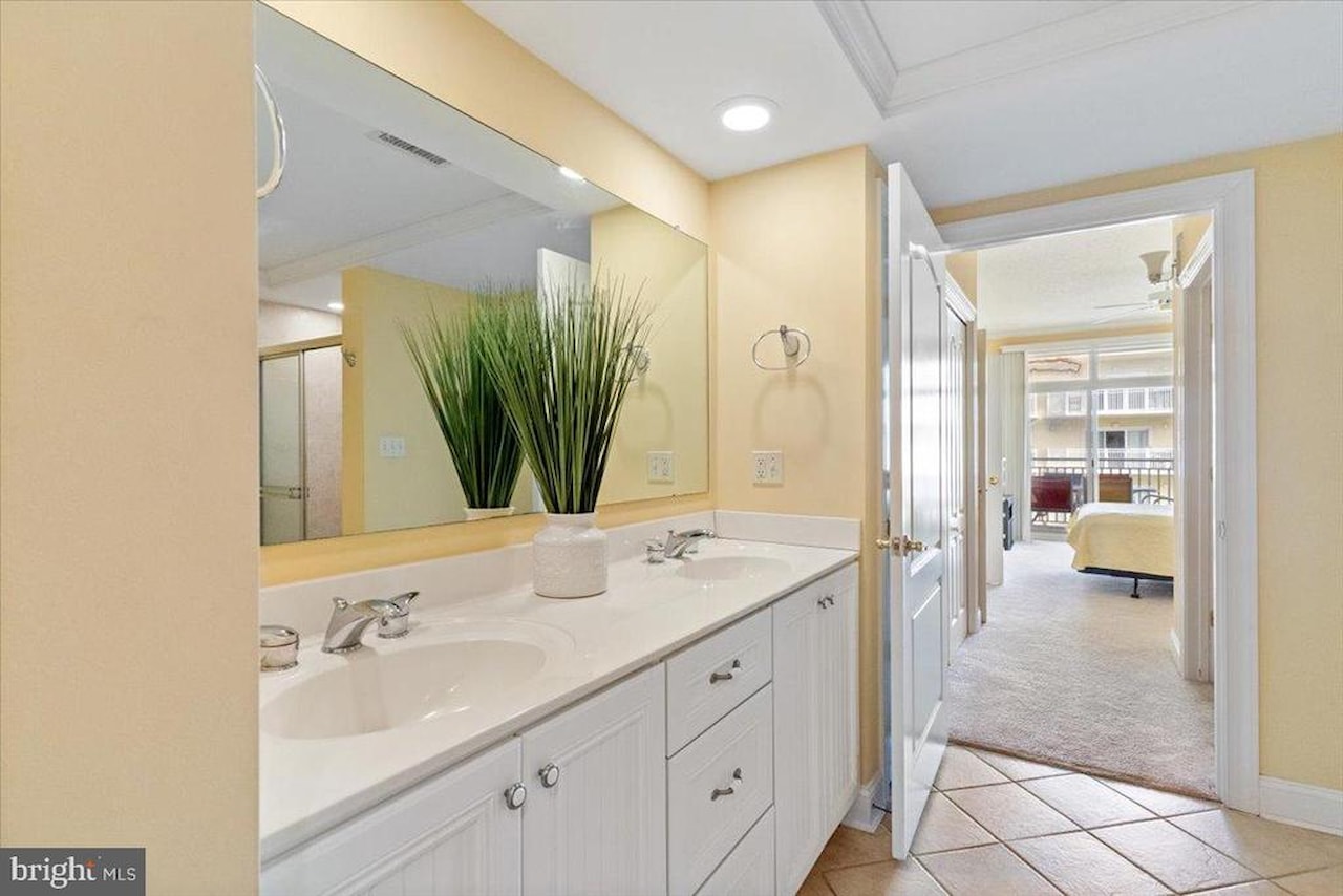 Seaside Retreat Real Estate for Sale - 13700 Coastal Hwy #302 in Ocean City Photo 24