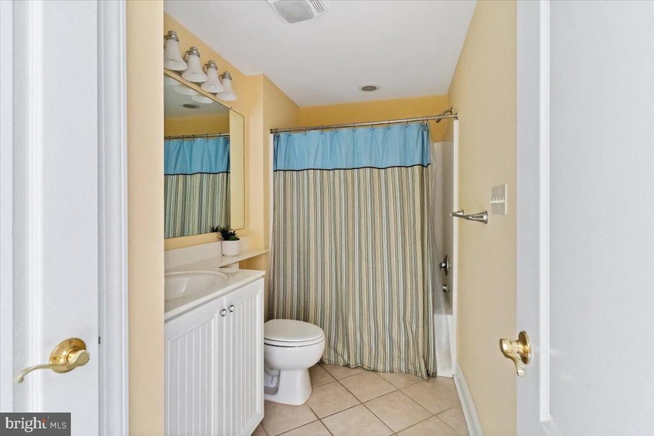 Seaside Retreat Real Estate for Sale - 13700 Coastal Hwy #302 in Ocean City Photo 25