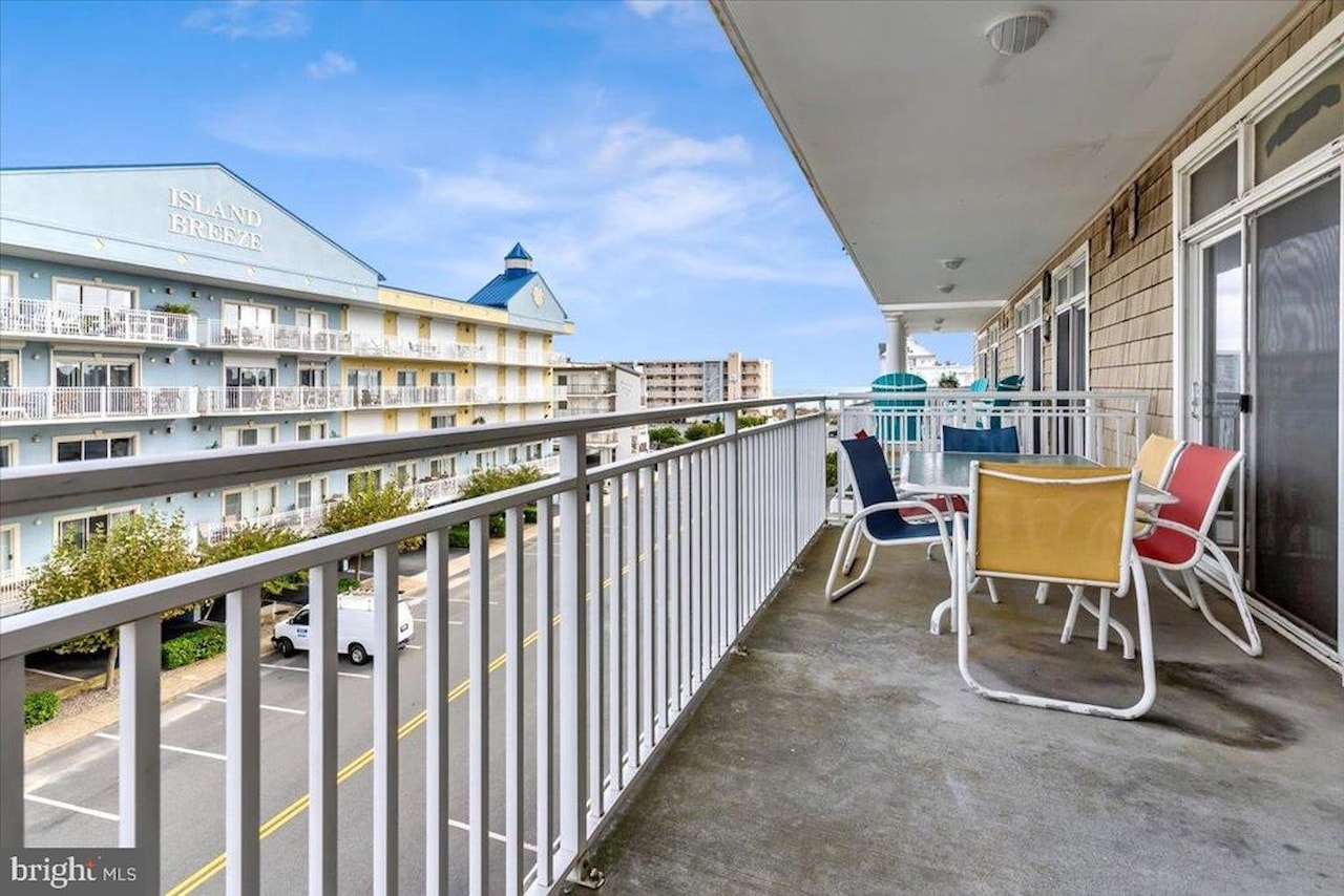 Seaside Retreat Real Estate for Sale - 13700 Coastal Hwy #302 in Ocean City Photo 35