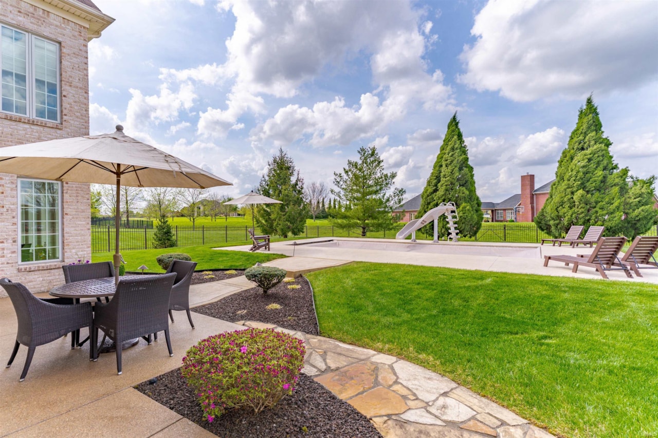 5622 Victoria Bluffs Drive Newburgh, IN 47630 | MLS 202611763