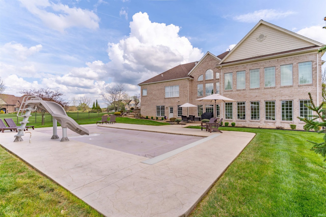 5622 Victoria Bluffs Drive Newburgh, IN 47630 | MLS 202611763