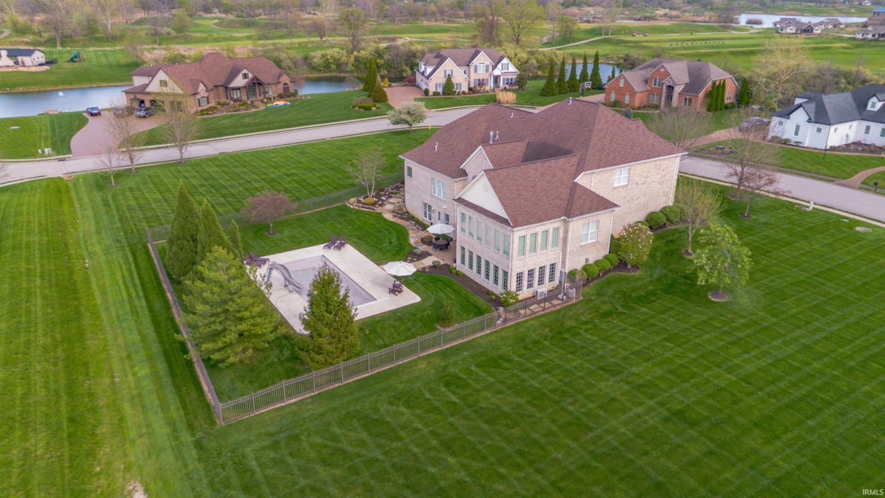 5622 Victoria Bluffs Drive Newburgh, IN 47630 | MLS 202611763