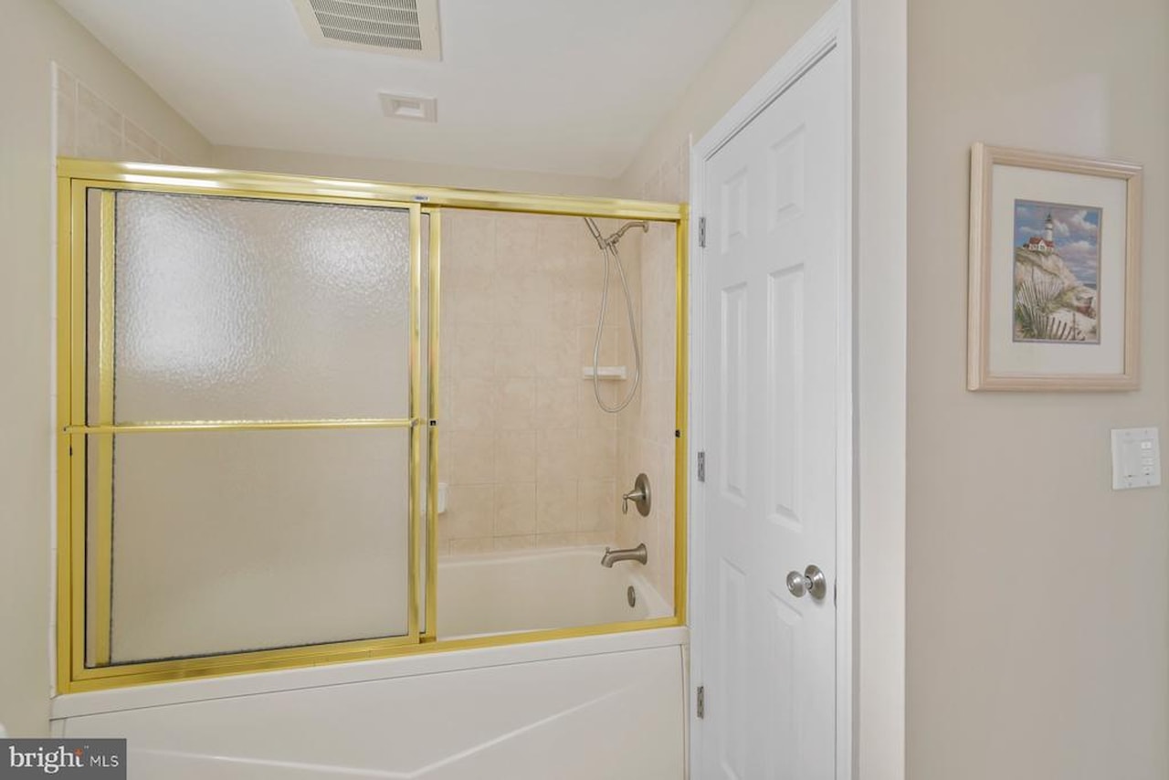 Thee Cori Noel Real Estate for Sale - 310 2nd St #101 in Ocean City Photo 24