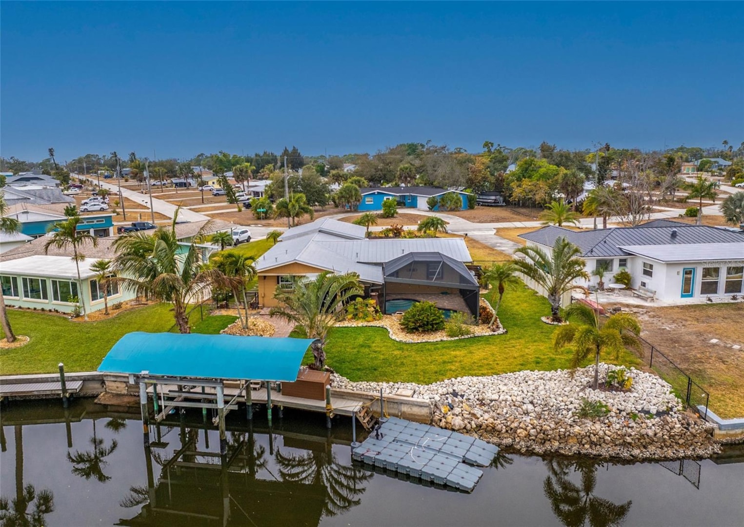 2186 Oyster Creek Dr
              Englewood,  FL 34224 photo 1