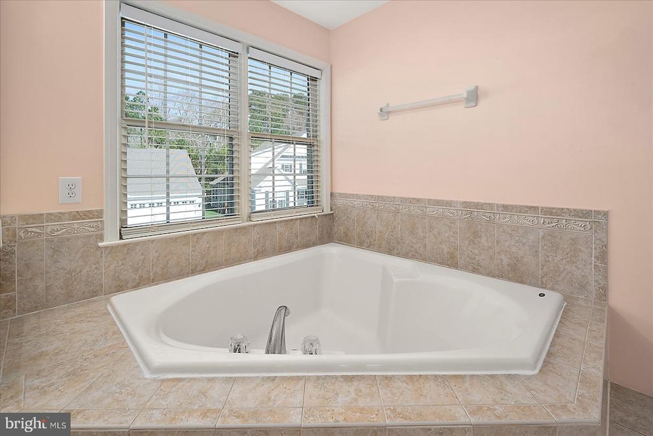  Real Estate for Sale - 12201 Ocean Vista Dr in Berlin Photo 40