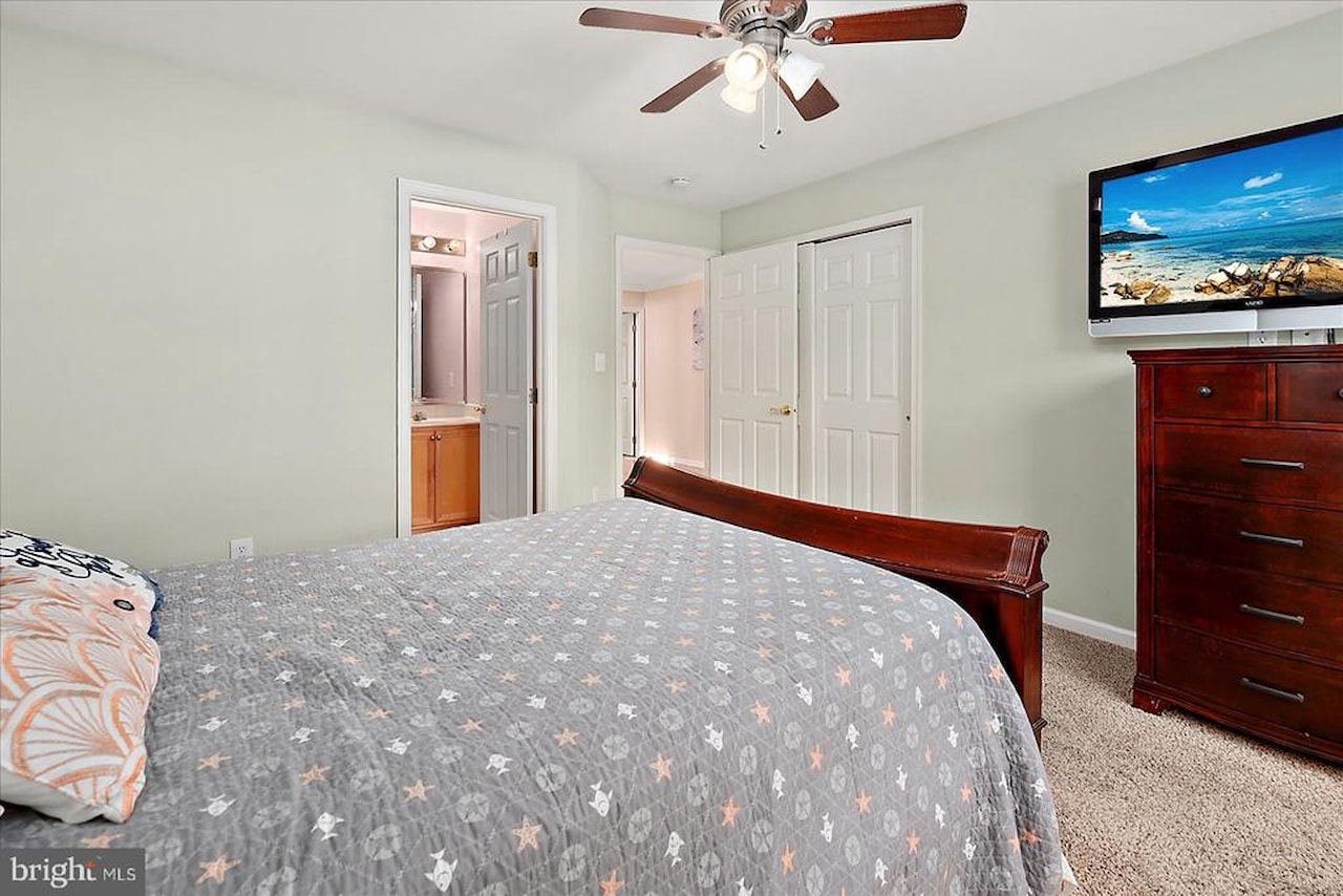  Real Estate for Sale - 12201 Ocean Vista Dr in Berlin Photo 43