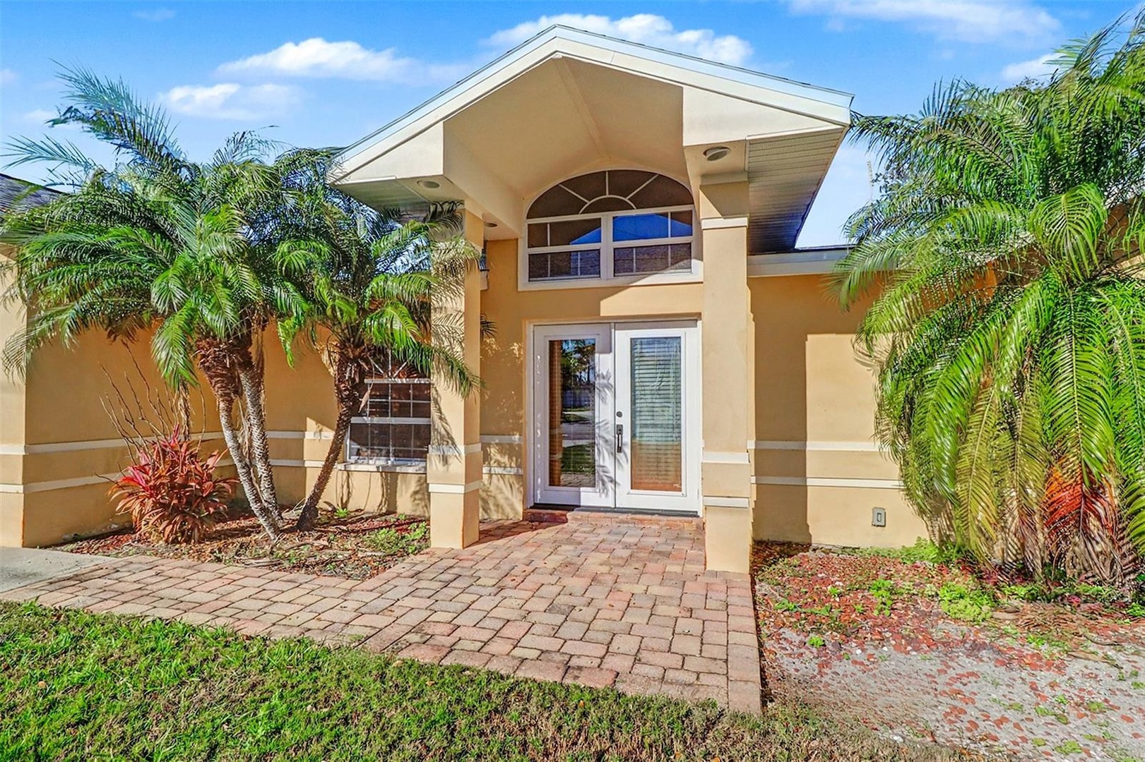 15918 Redington Dr Redington Beach, FL 33708 | MLS TB8468865