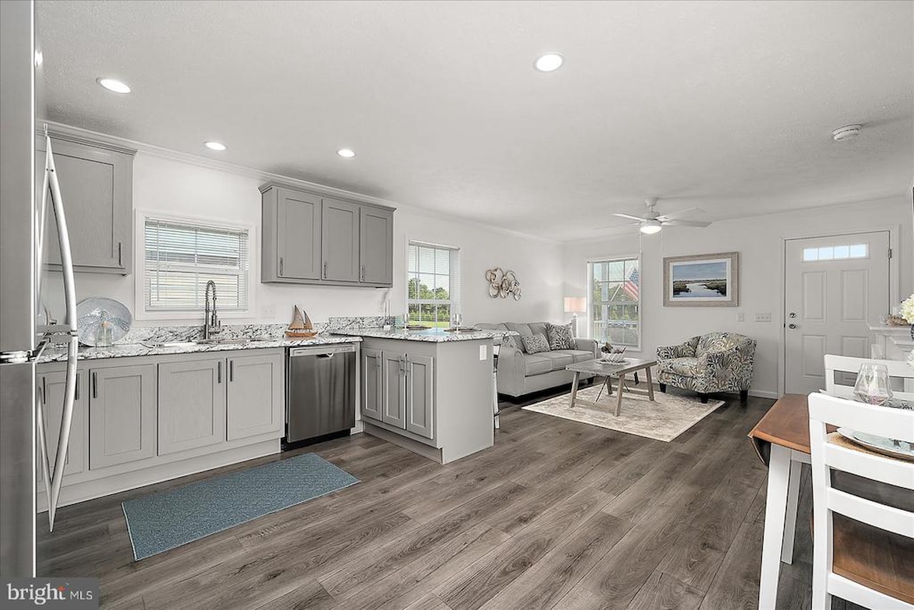  Real Estate for Sale - 12427 Beach Life Ln in Ocean City Photo 14