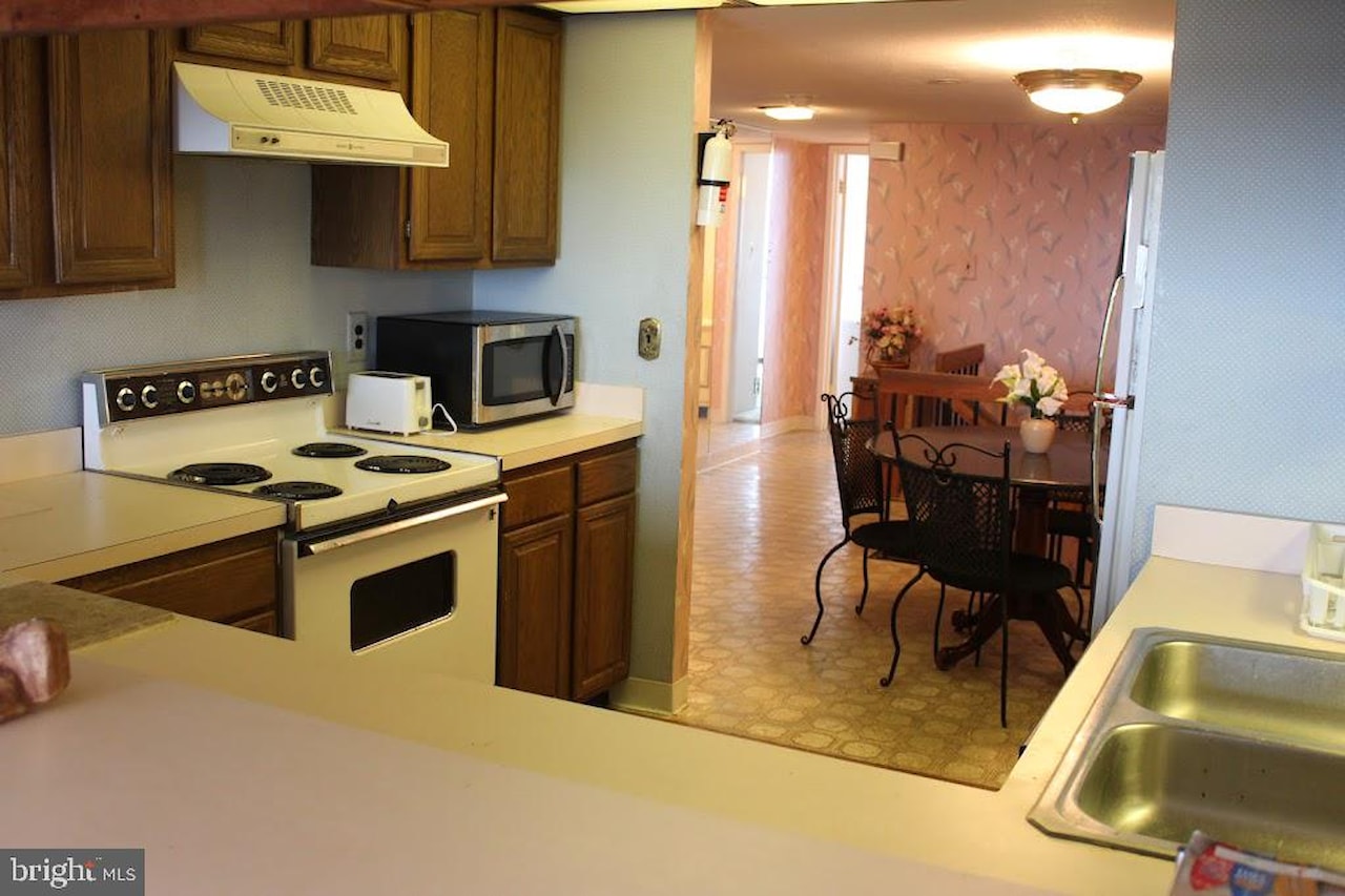Century 1 Real Estate for Sale - 9900 Coastal Hwy #707 in Ocean City Photo 12