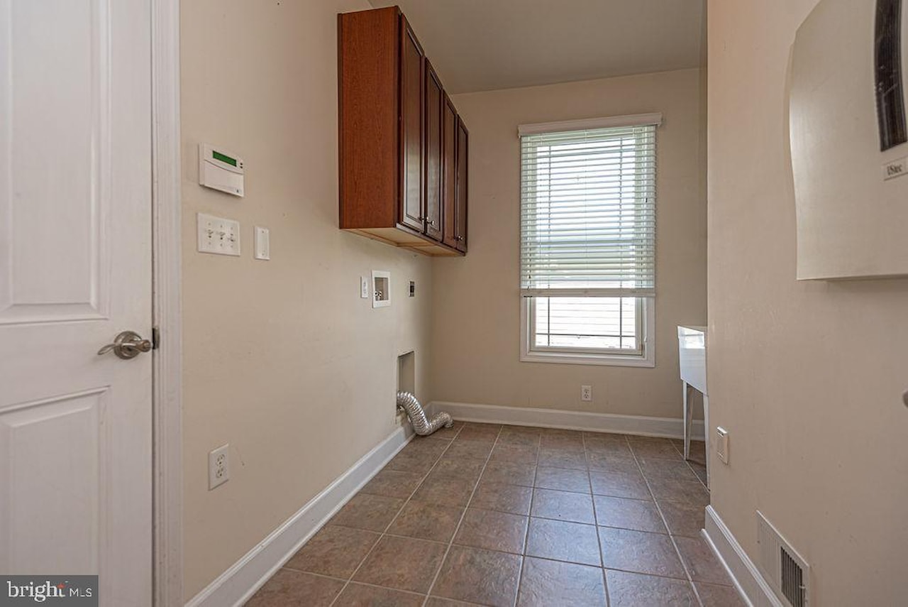  Real Estate for Sale - 11834 Man O War Ln in Berlin Photo 31