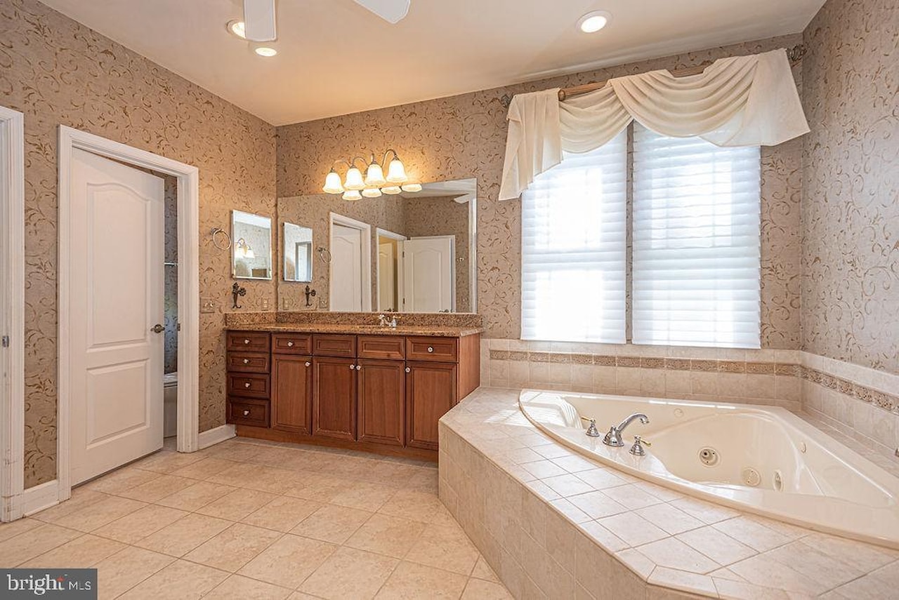  Real Estate for Sale - 11834 Man O War Ln in Berlin Photo 62