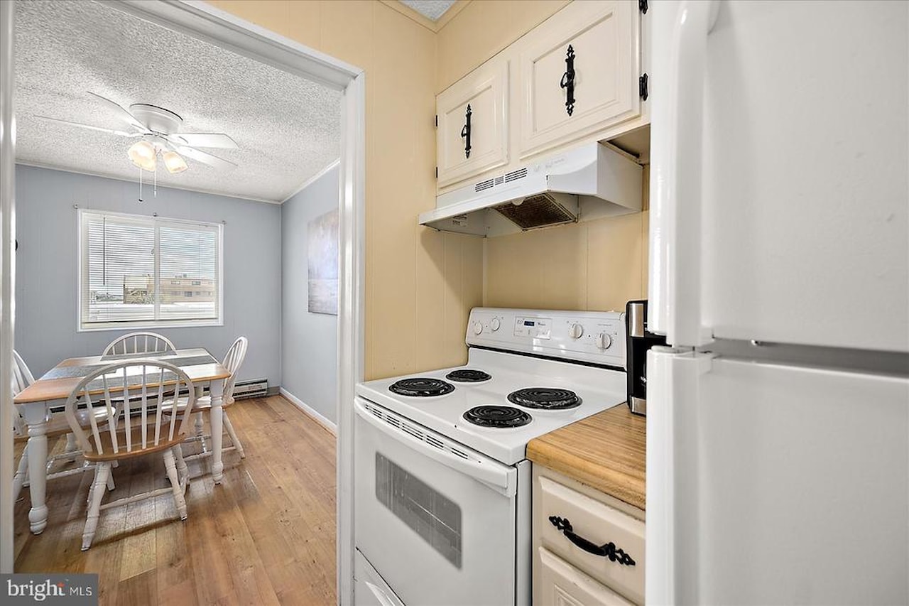 Summer Winds Real Estate for Sale - 424 Lark Ln #E303 in Ocean City Photo 7