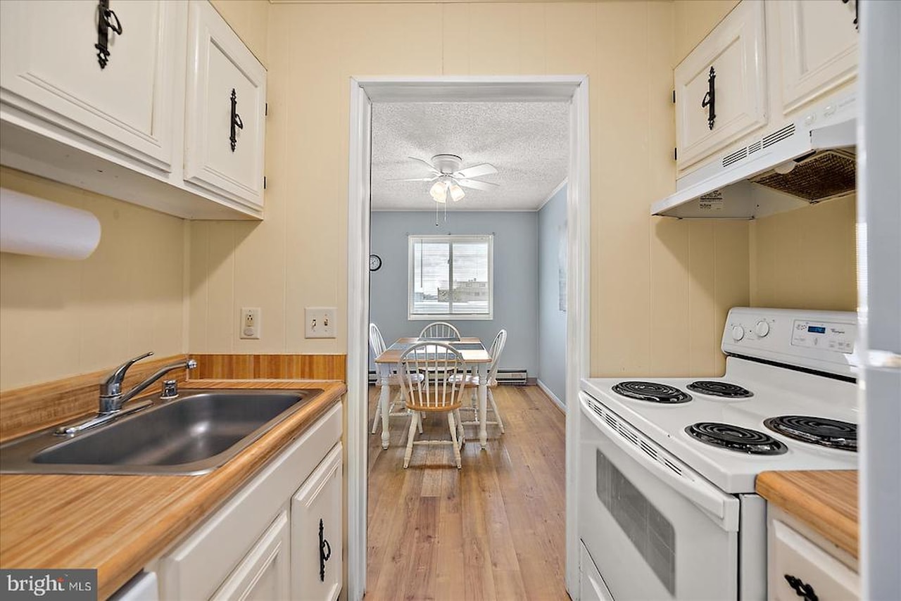 Summer Winds Real Estate for Sale - 424 Lark Ln #E303 in Ocean City Photo 10