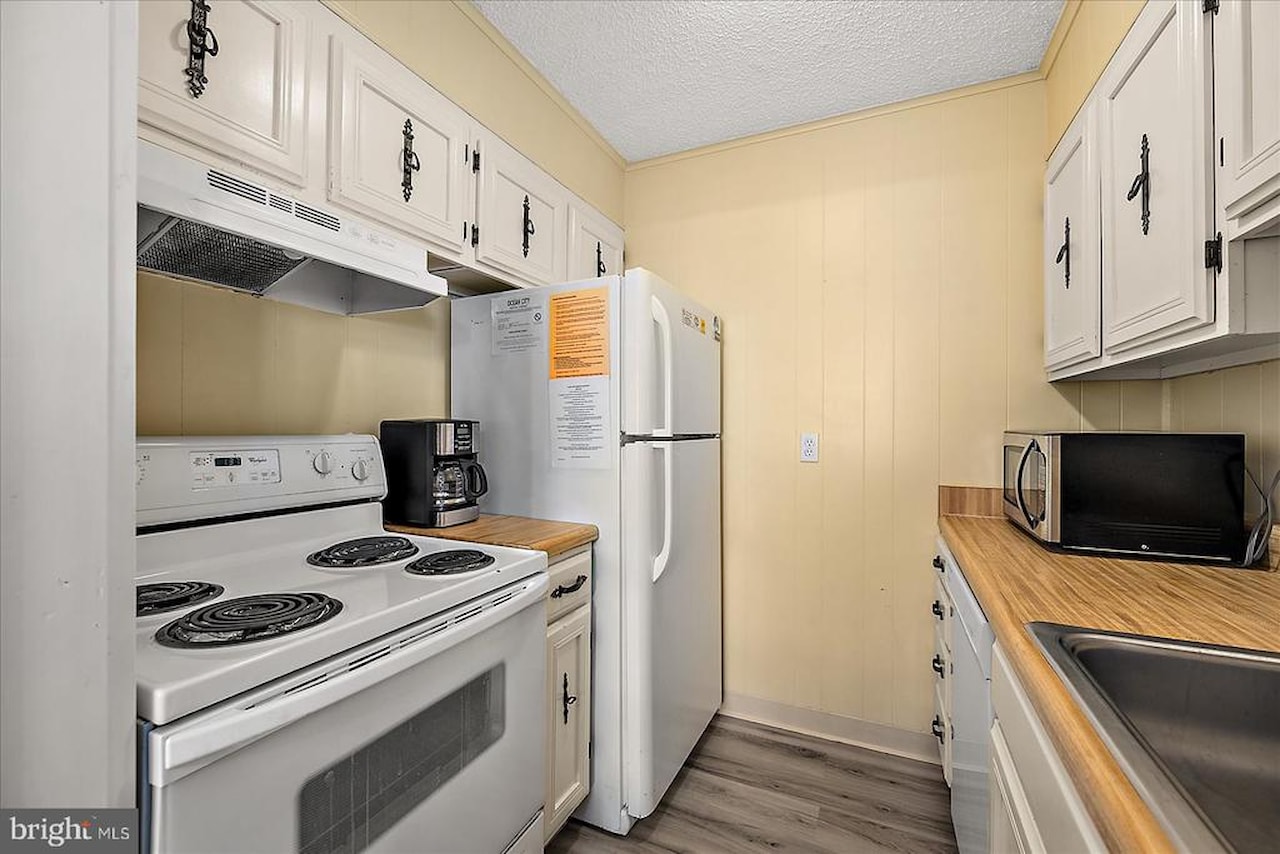 Summer Winds Real Estate for Sale - 424 Lark Ln #E303 in Ocean City Photo 8
