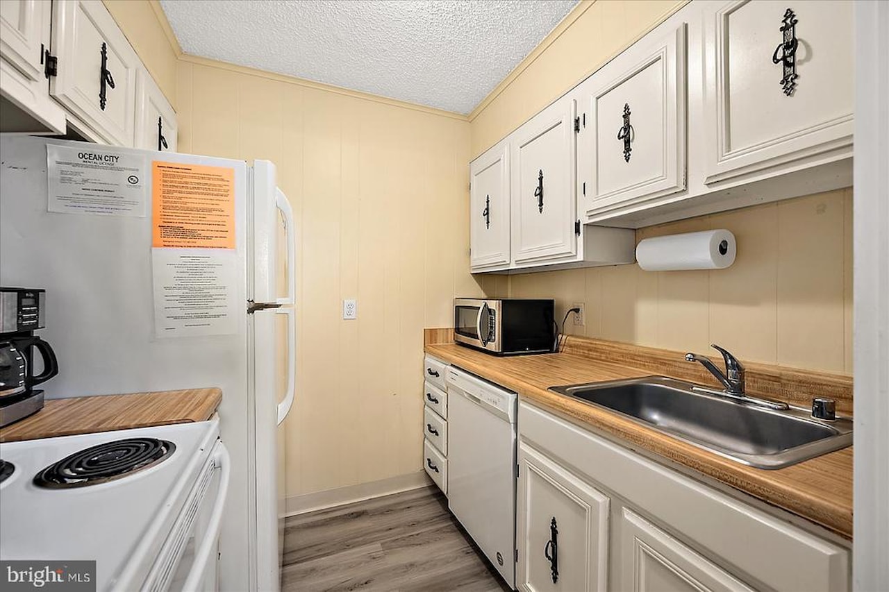 Summer Winds Real Estate for Sale - 424 Lark Ln #E303 in Ocean City Photo 9