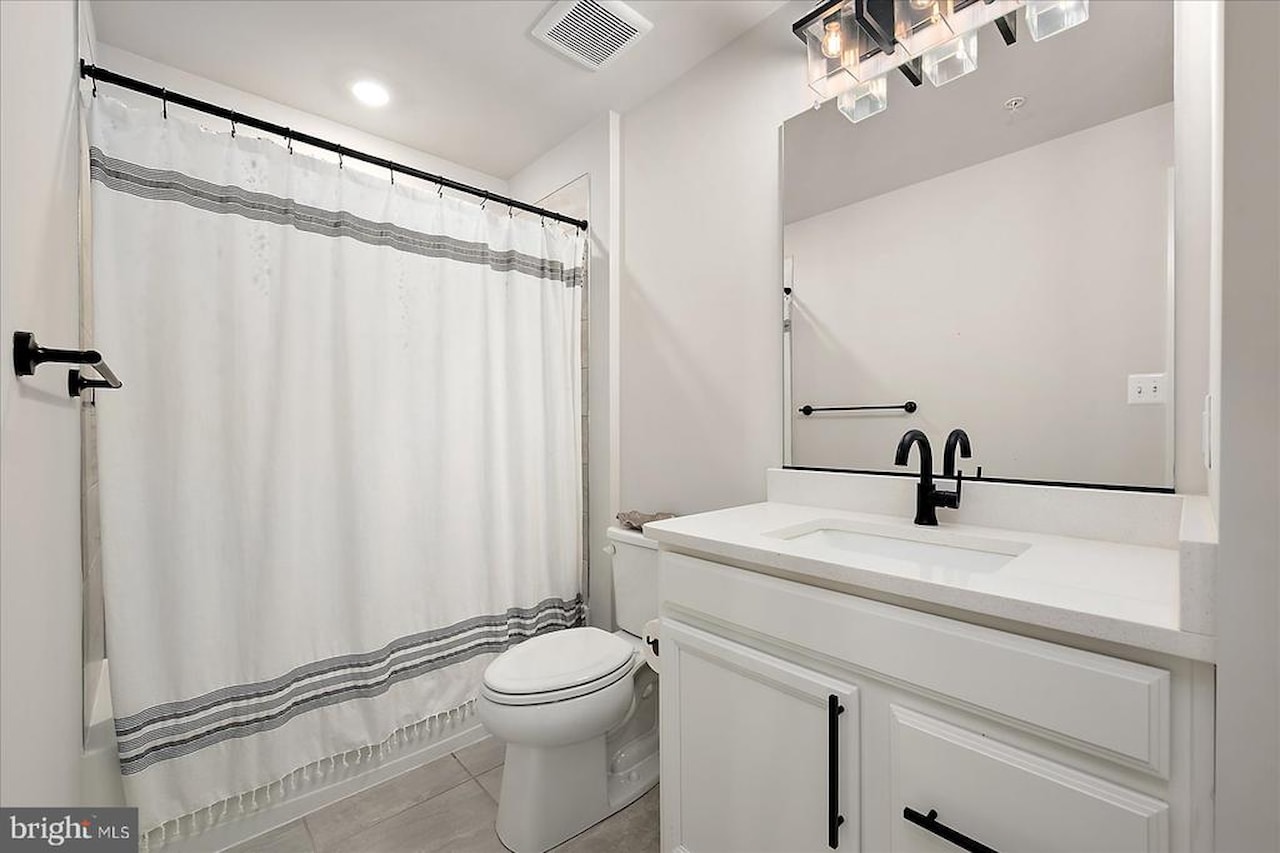  Real Estate for Sale - 12395 Hidden Bay Dr in Berlin Photo 40