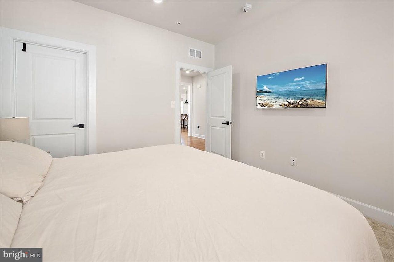  Real Estate for Sale - 12395 Hidden Bay Dr in Berlin Photo 39