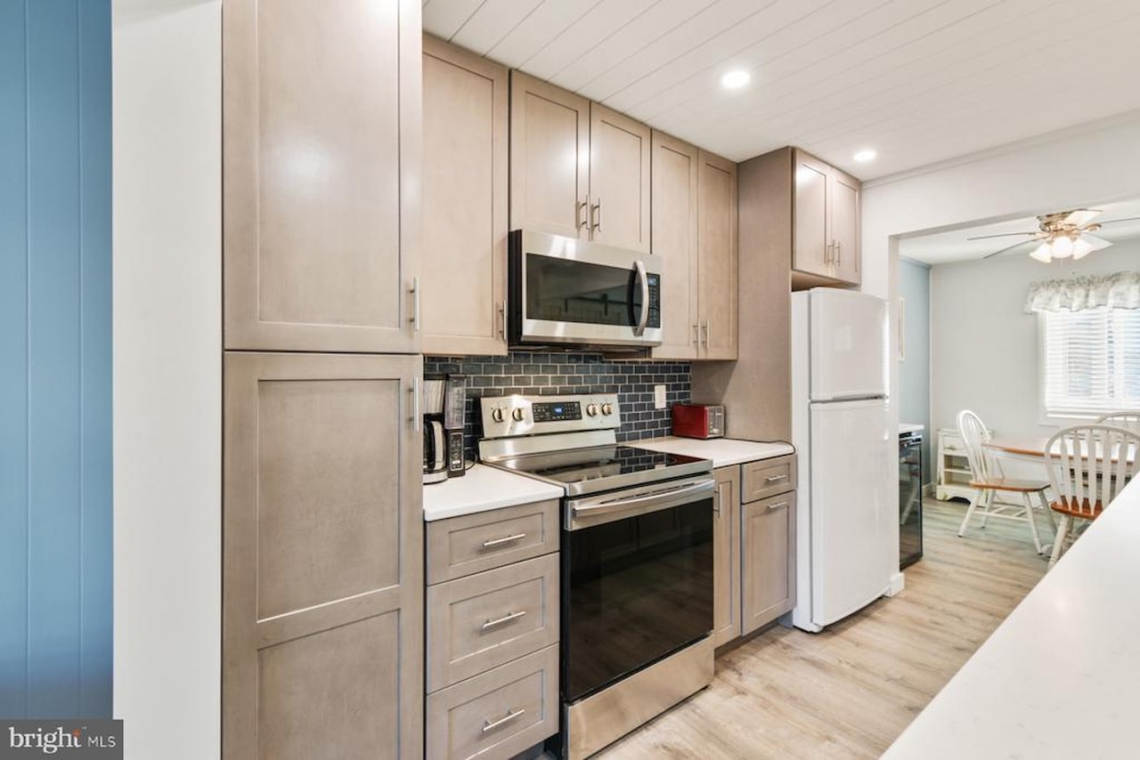 Chateau Phoenix Real Estate for Sale - 722 Mooring Rd #A104 in Ocean City Photo 6