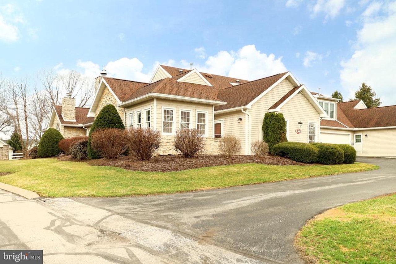 3301 Shellers Bnd #949 State College, PA 16801 | home for sale | KBB