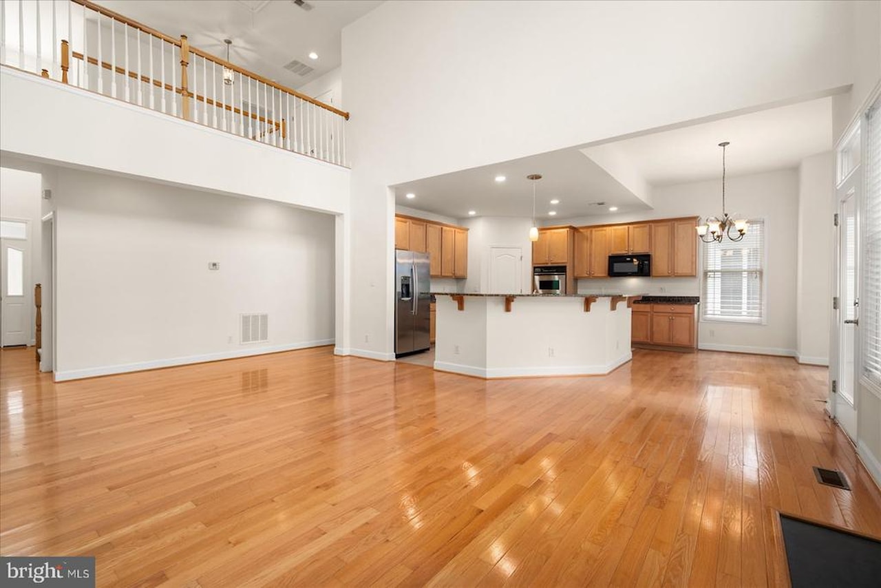 Real Estate for Sale - 11652 Maid At Arms Ln in Berlin Photo 10