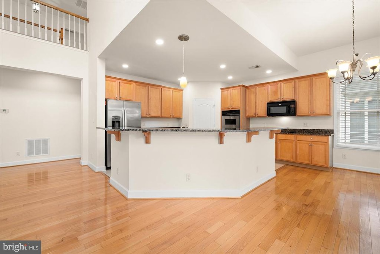  Real Estate for Sale - 11652 Maid At Arms Ln in Berlin Photo 13