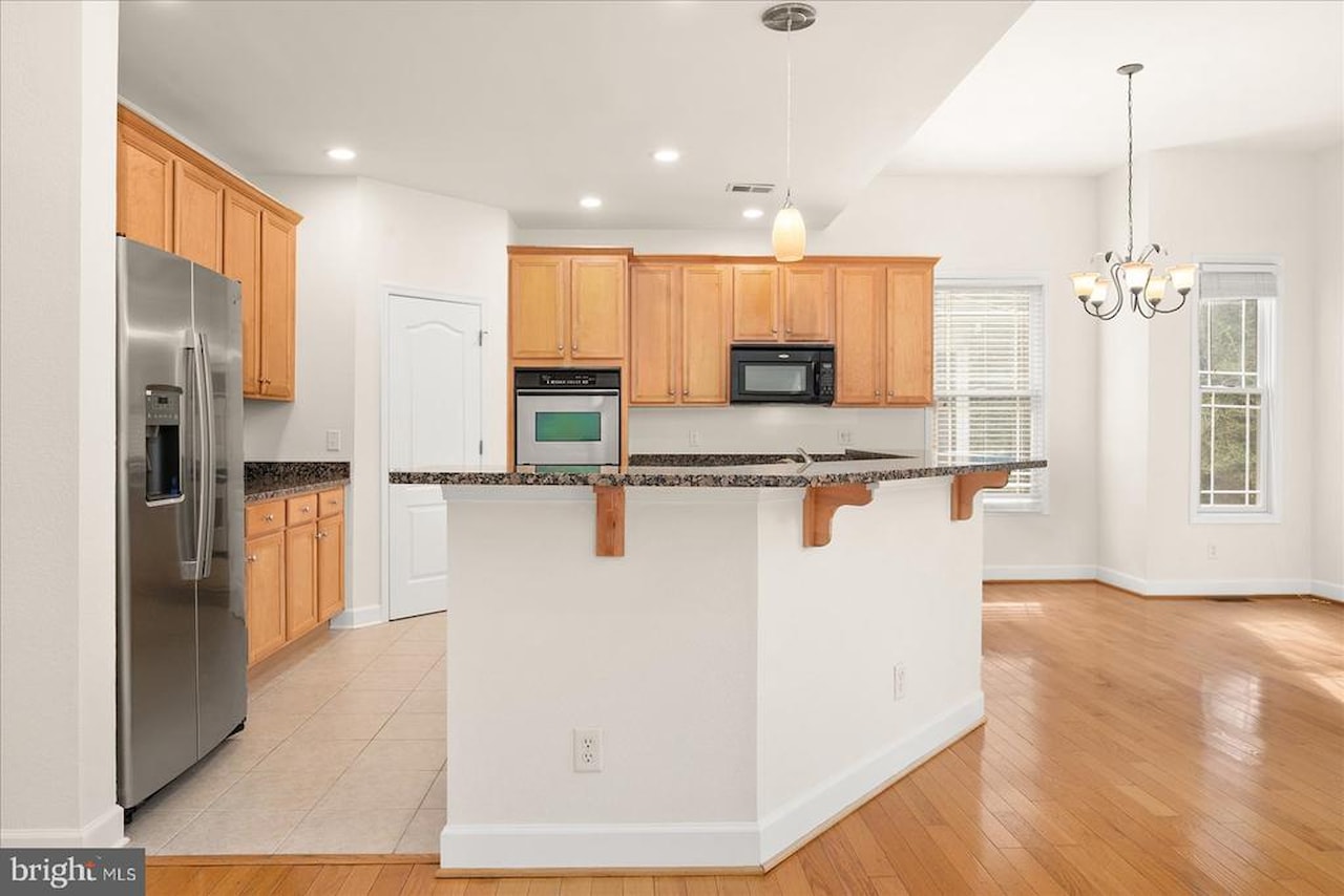  Real Estate for Sale - 11652 Maid At Arms Ln in Berlin Photo 14