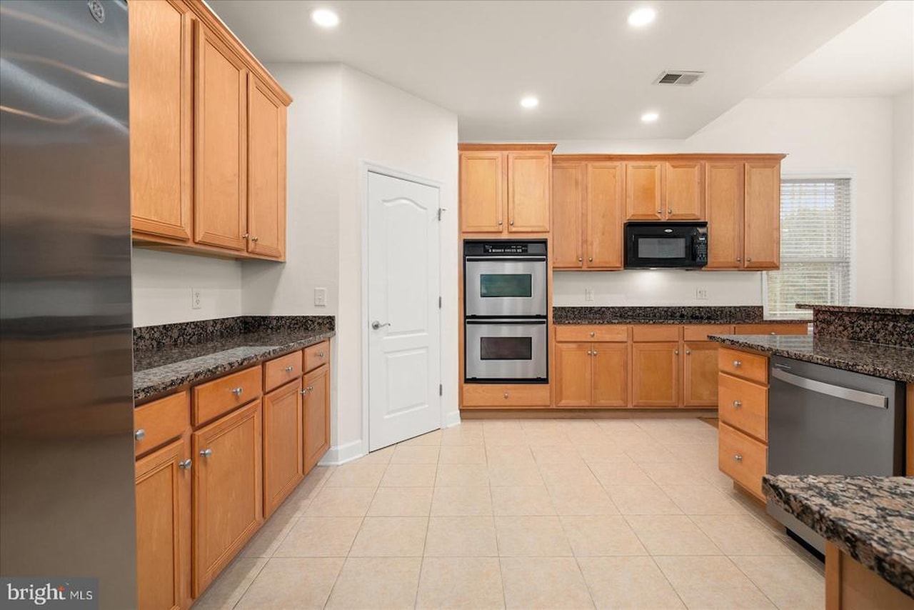  Real Estate for Sale - 11652 Maid At Arms Ln in Berlin Photo 15