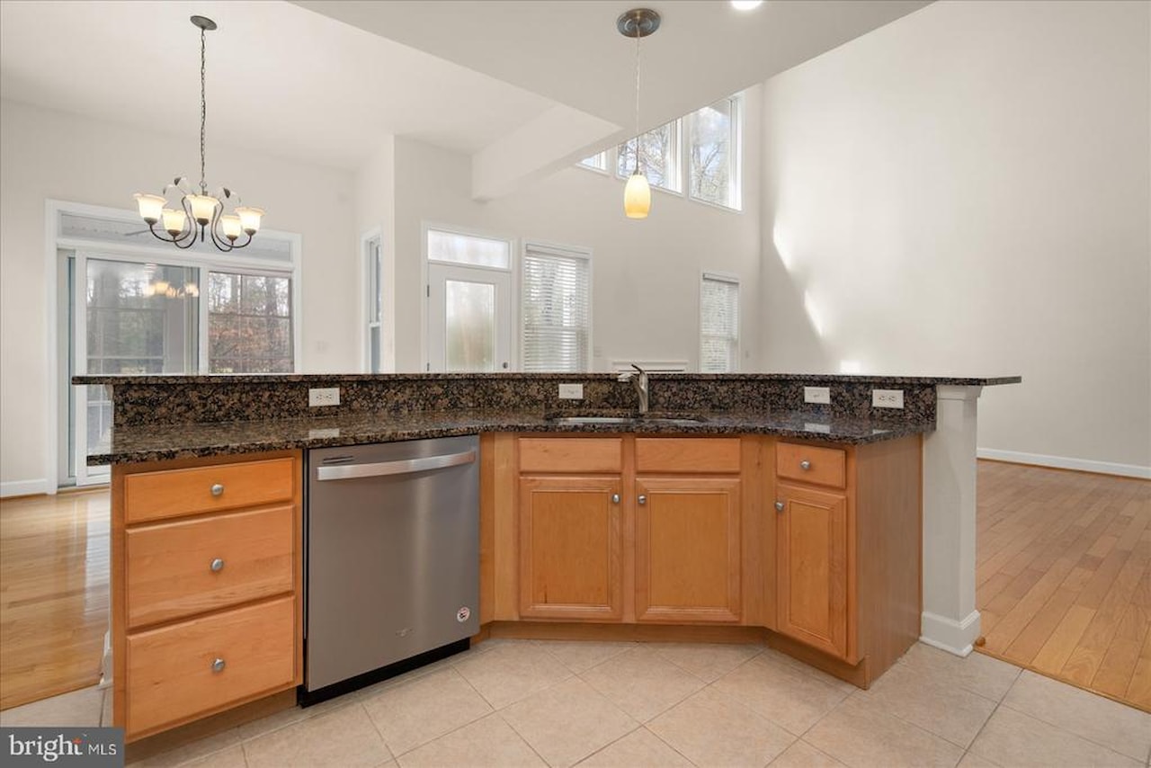  Real Estate for Sale - 11652 Maid At Arms Ln in Berlin Photo 17