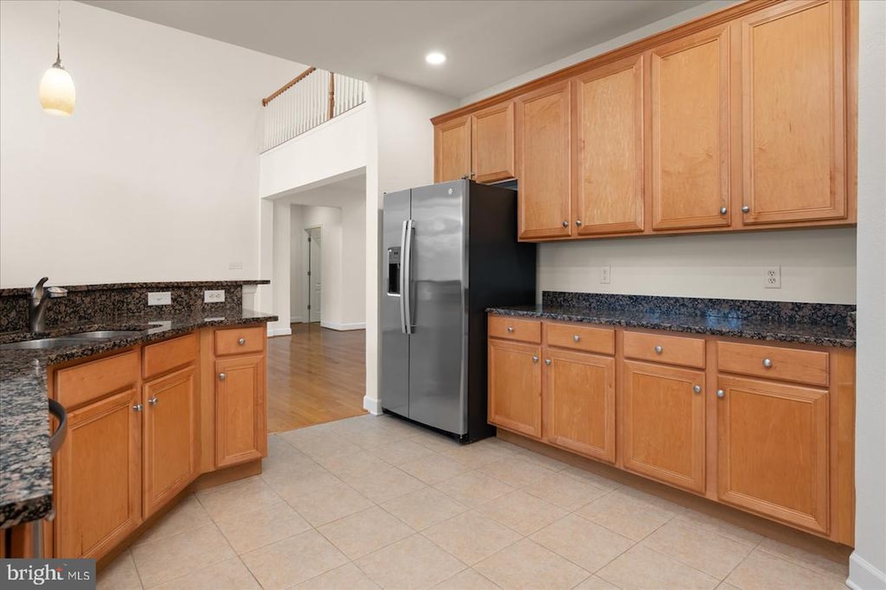  Real Estate for Sale - 11652 Maid At Arms Ln in Berlin Photo 18