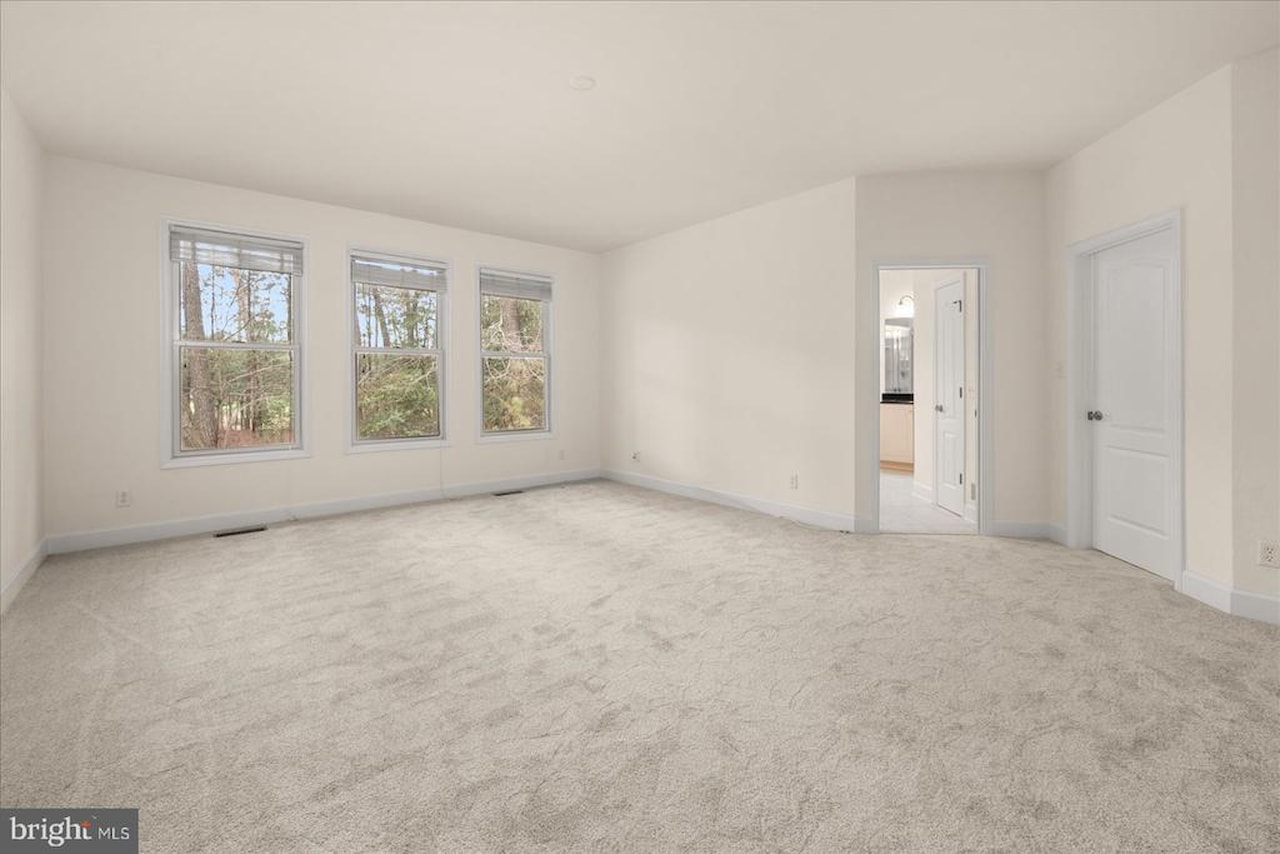  Real Estate for Sale - 11652 Maid At Arms Ln in Berlin Photo 23