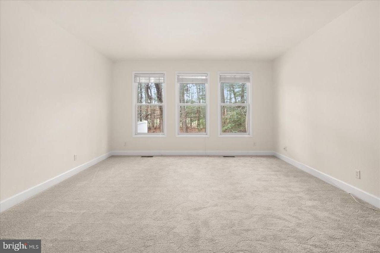  Real Estate for Sale - 11652 Maid At Arms Ln in Berlin Photo 24