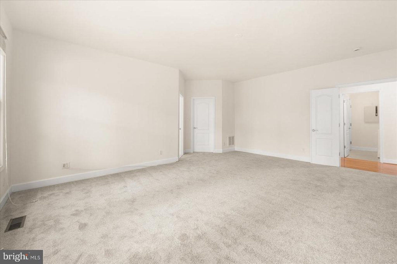  Real Estate for Sale - 11652 Maid At Arms Ln in Berlin Photo 25