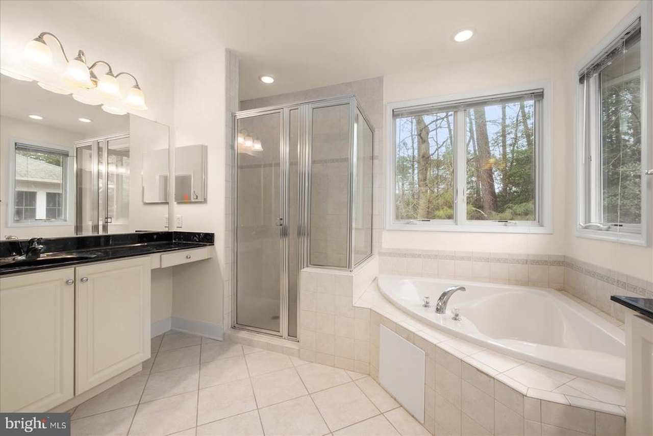  Real Estate for Sale - 11652 Maid At Arms Ln in Berlin Photo 28