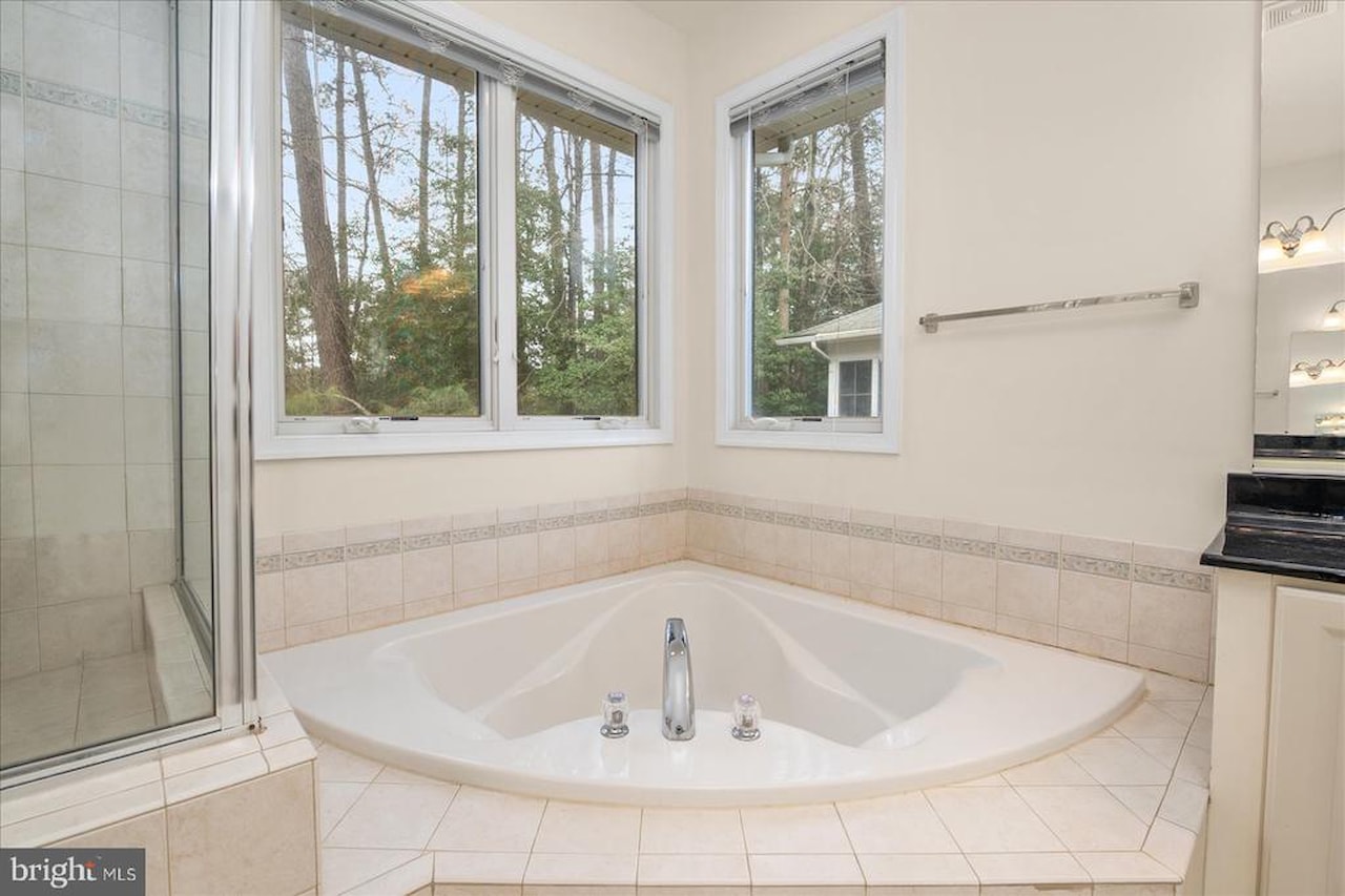  Real Estate for Sale - 11652 Maid At Arms Ln in Berlin Photo 31