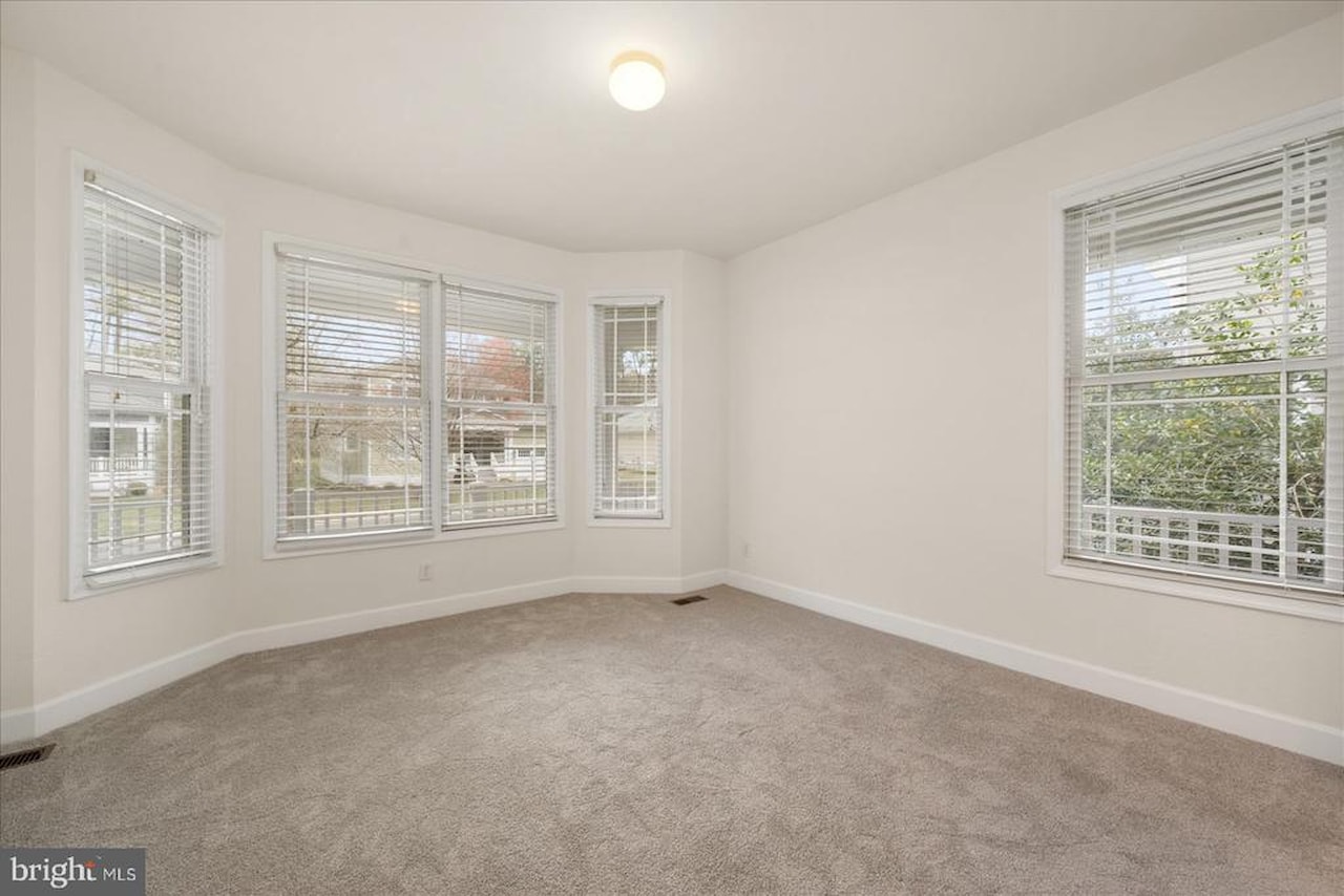 Real Estate for Sale - 11652 Maid At Arms Ln in Berlin Photo 32