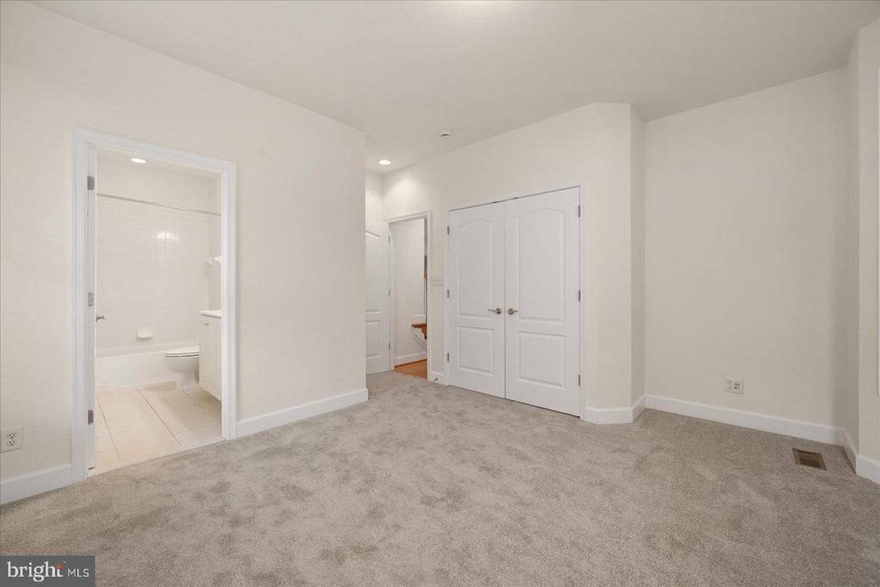  Real Estate for Sale - 11652 Maid At Arms Ln in Berlin Photo 34