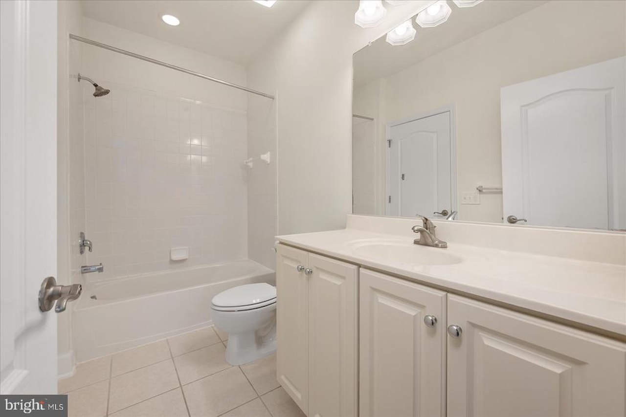  Real Estate for Sale - 11652 Maid At Arms Ln in Berlin Photo 35