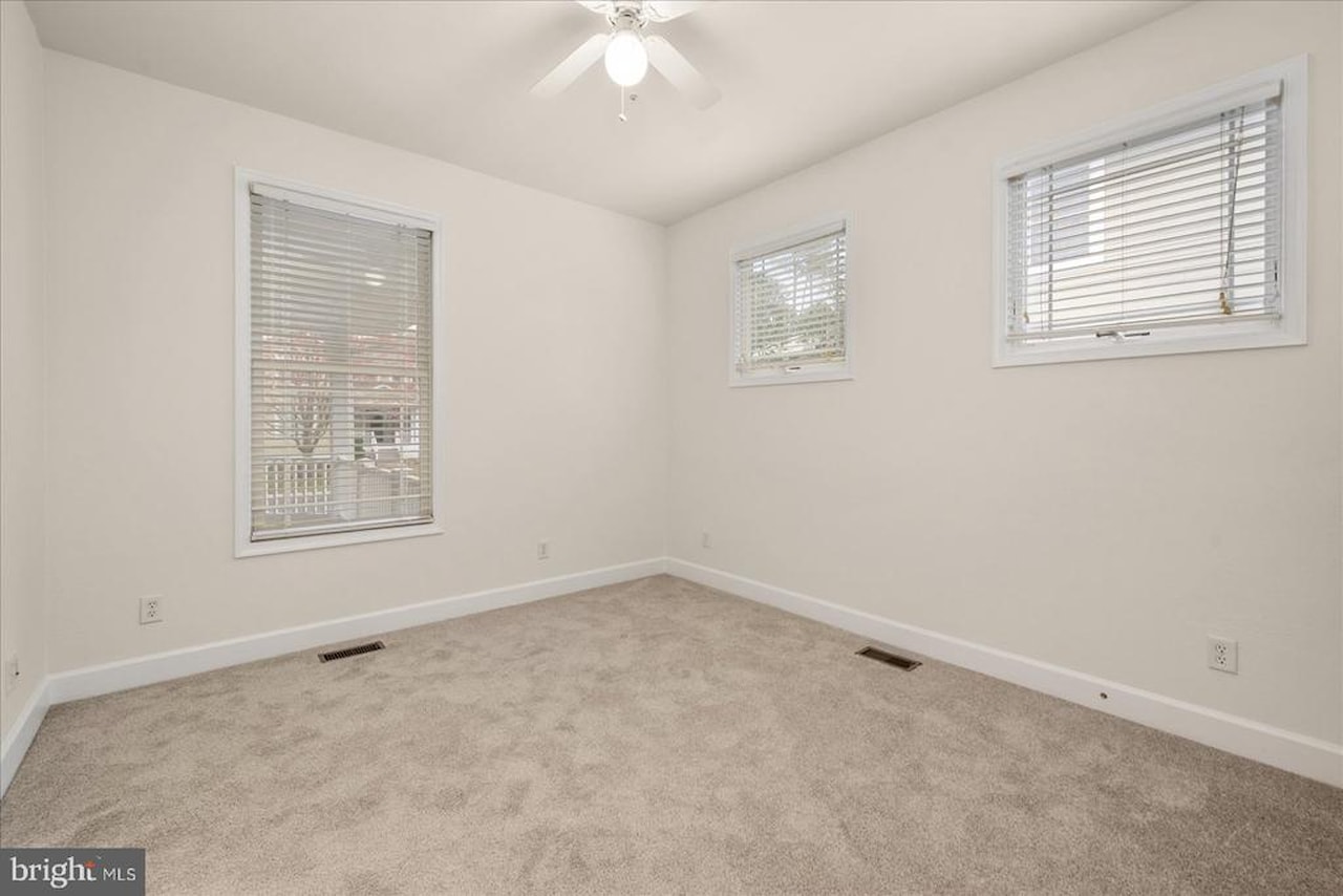  Real Estate for Sale - 11652 Maid At Arms Ln in Berlin Photo 39