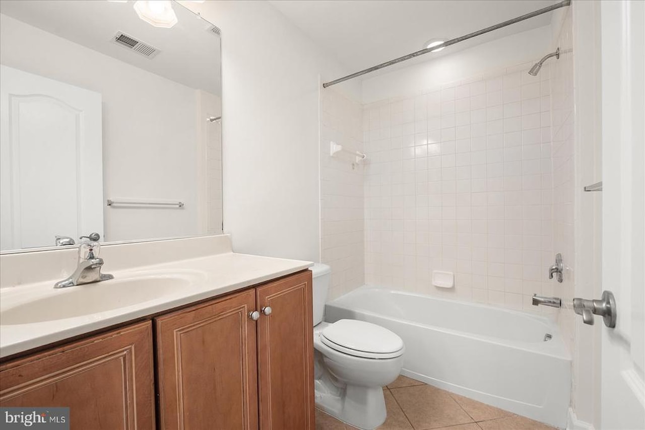  Real Estate for Sale - 11652 Maid At Arms Ln in Berlin Photo 47