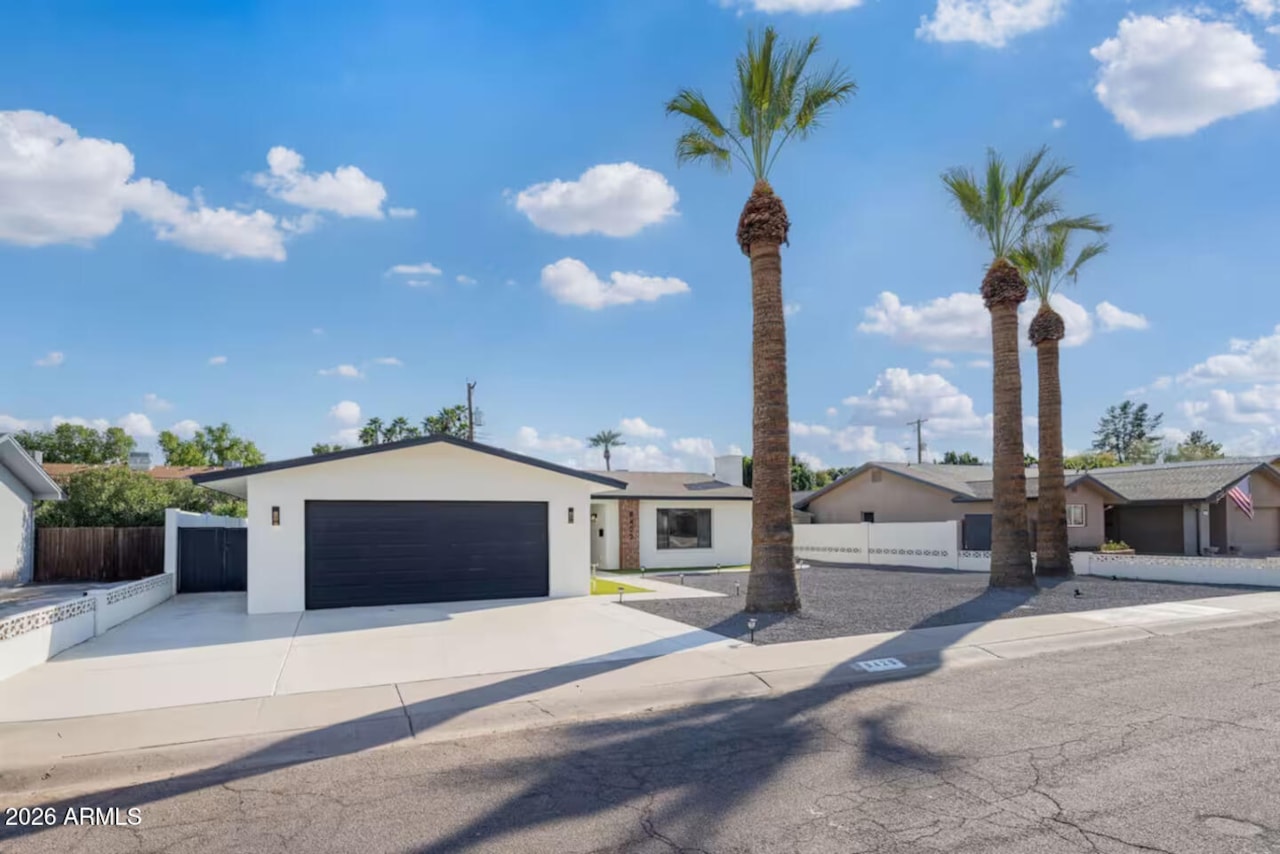 Scottsdale Pool Stunner property listing