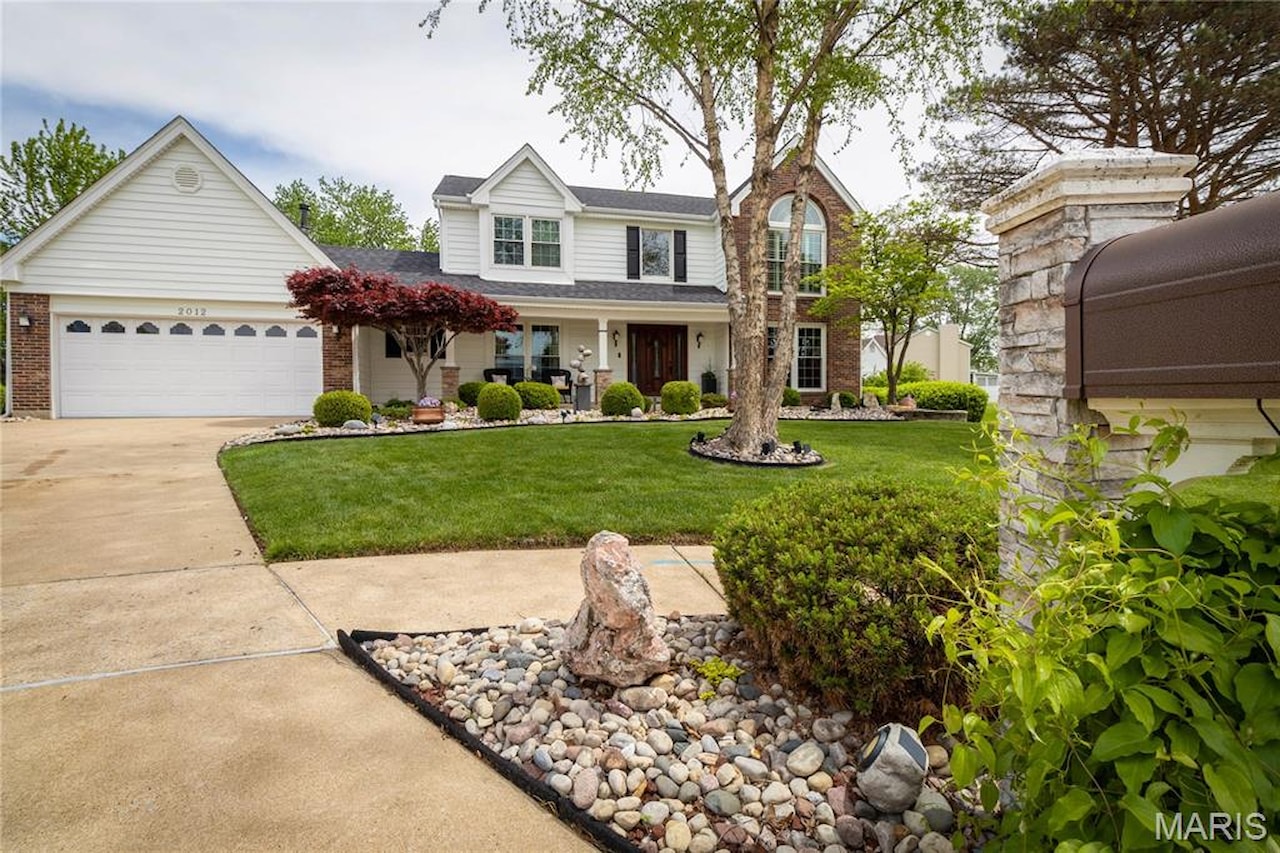 2012 Autumn Wood Dr St Charles, MO Francis Howell North 63303