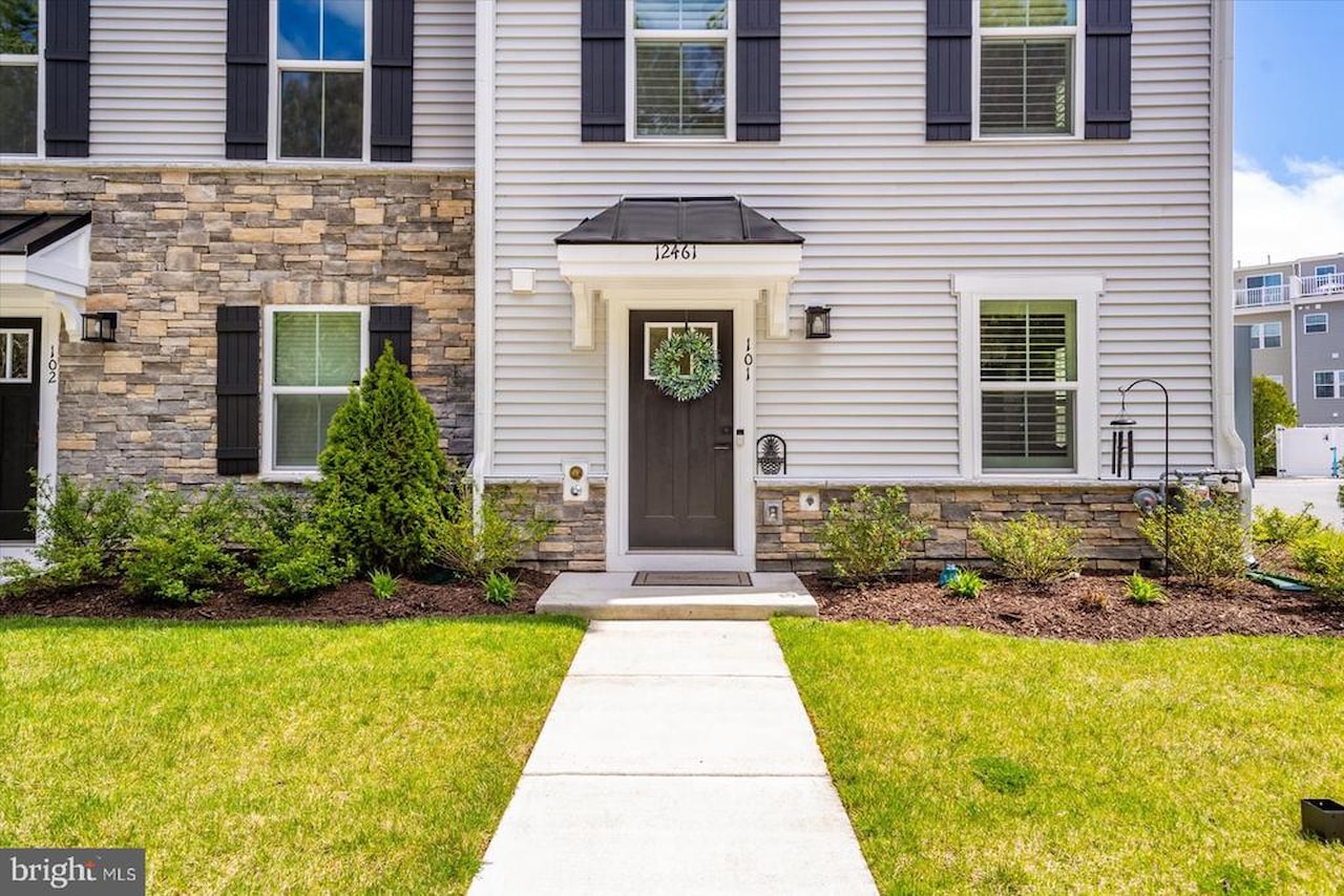  Real Estate for Sale - 12461 Coastal Marsh Dr #101 in Berlin Photo 3