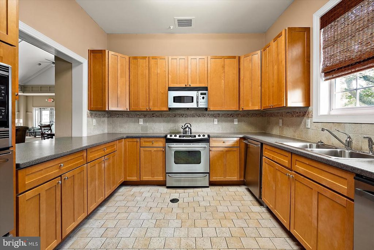  Real Estate for Sale - 12461 Coastal Marsh Dr #101 in Berlin Photo 75