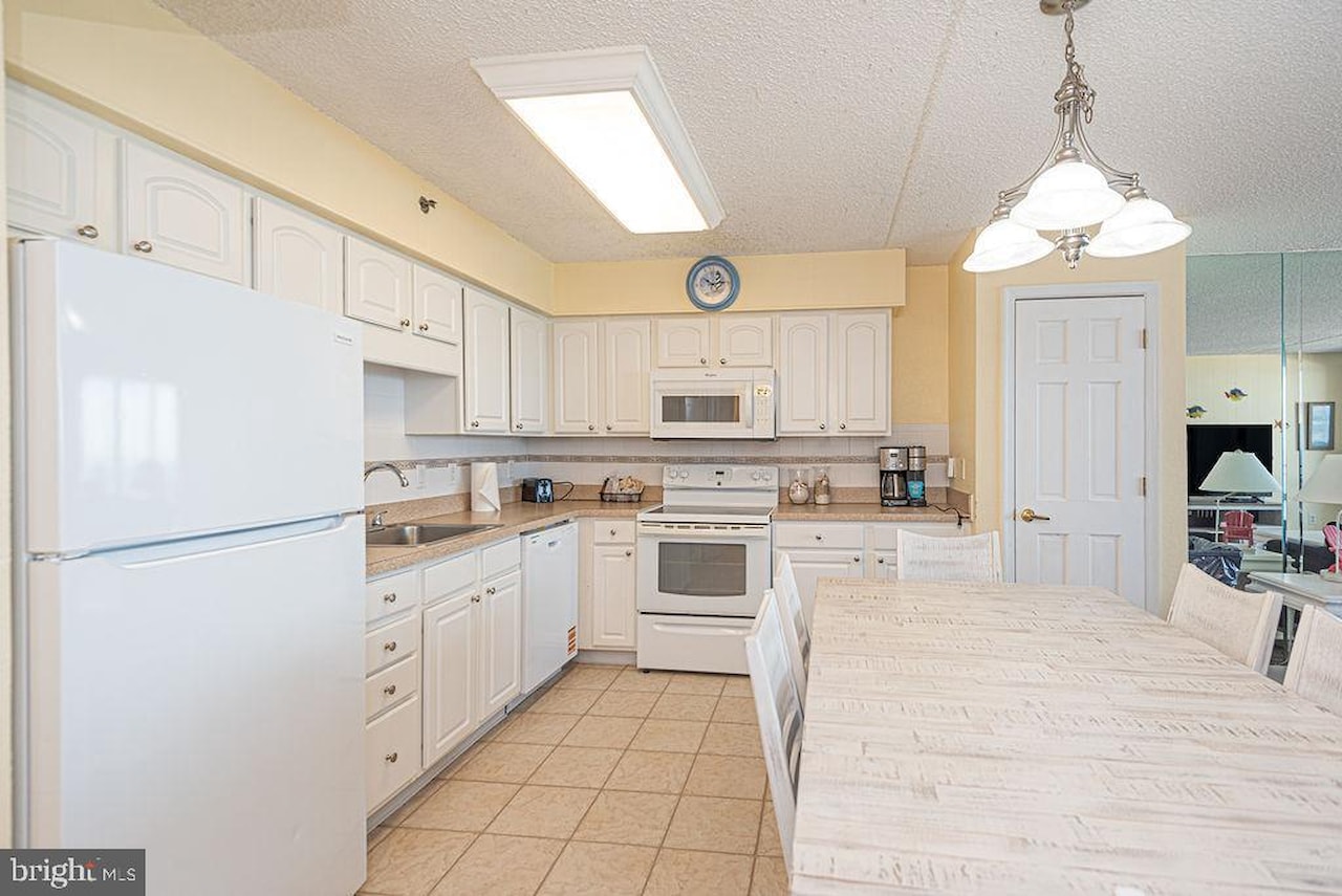 Carousel Real Estate for Sale - 11700 Coastal Hwy #1112 in Ocean City Photo 39