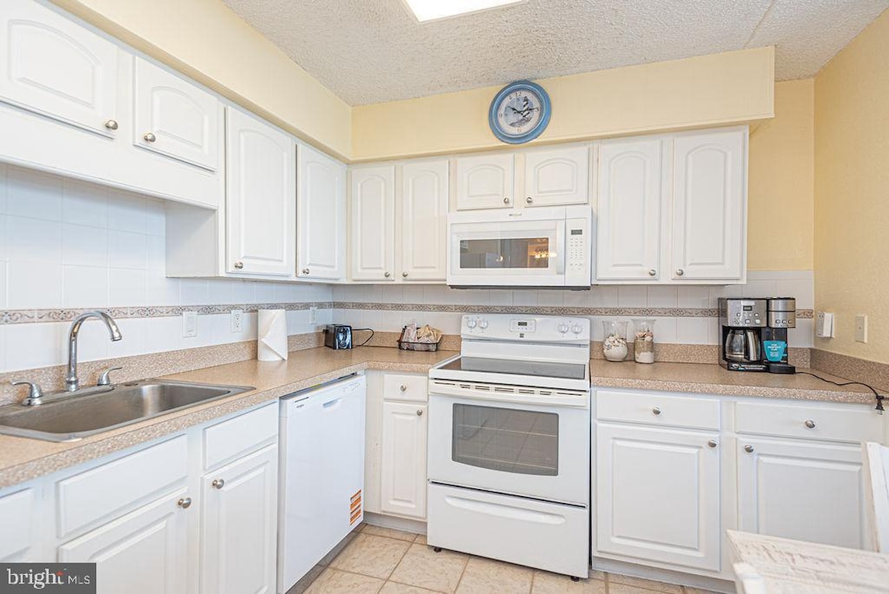 Carousel Real Estate for Sale - 11700 Coastal Hwy #1112 in Ocean City Photo 42