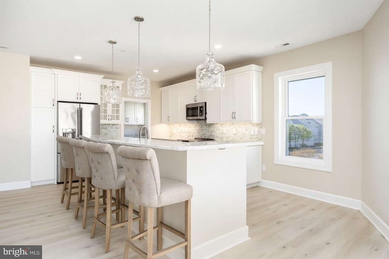 Son Rays Villas Real Estate for Sale - 1505 Saint Louis Ave #301 in Ocean City Photo 2