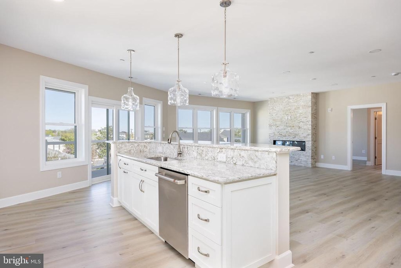 Son Rays Villas Real Estate for Sale - 1505 Saint Louis Ave #301 in Ocean City Photo 5
