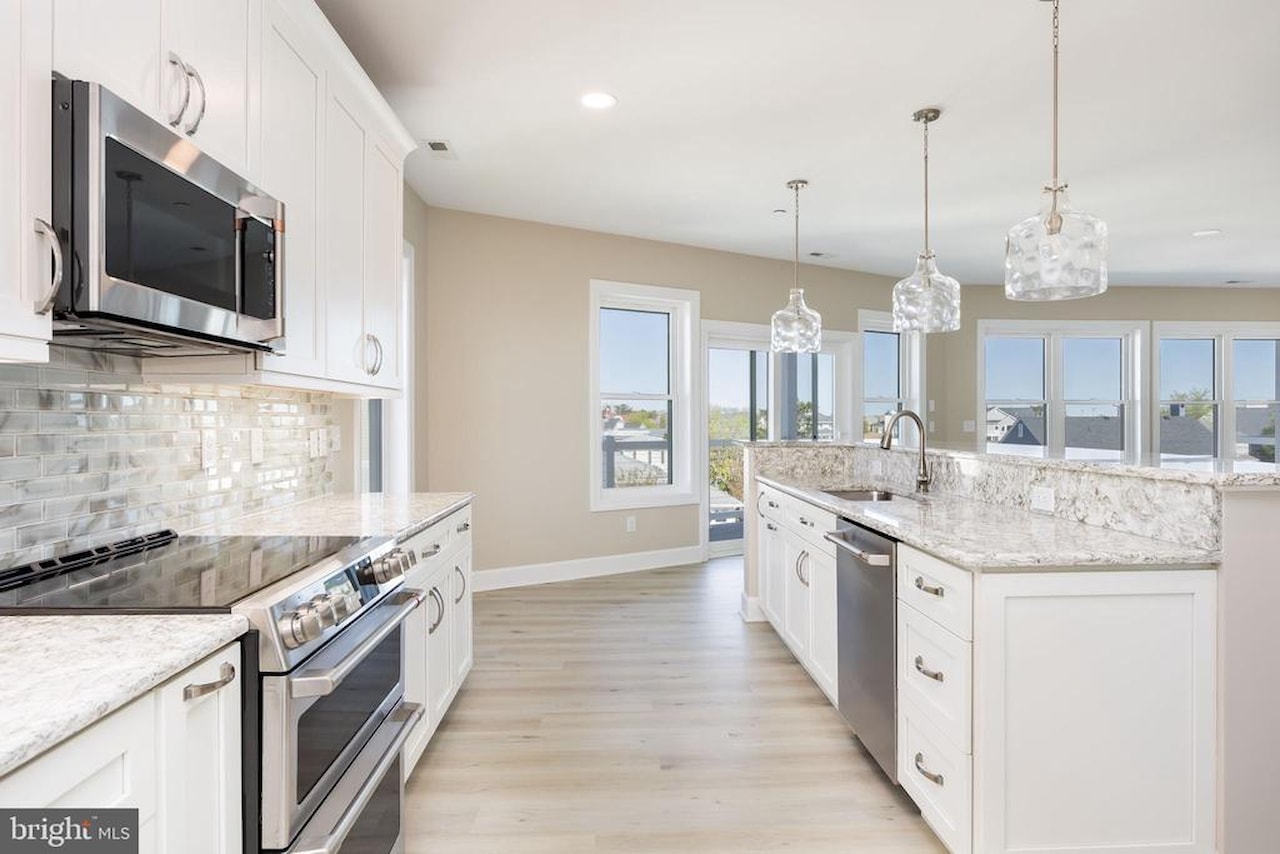 Son Rays Villas Real Estate for Sale - 1505 Saint Louis Ave #301 in Ocean City Photo 4